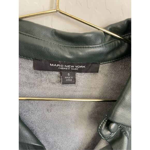 ANDREW MARC NEW YORK Faux Leather Button Down Top Size Small - Picture 4 of 5